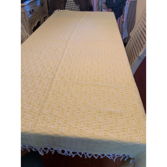 Unbranded Yellow White Patterned Tablecloth Throw blanket - Picture 2 of 7